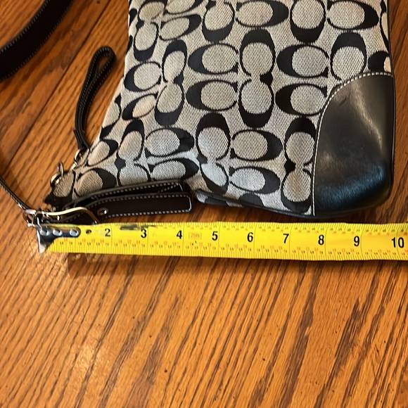 COACH Shoulder Bag - Picture 4 of 7